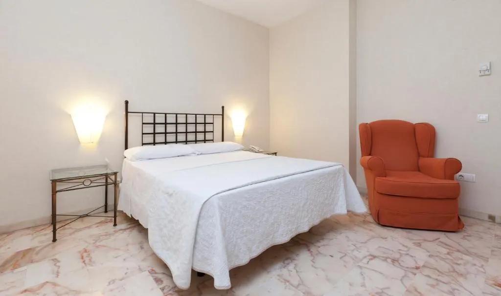 STUDIO STANDARD Room, Apartamentos Vértice Bib Rambla, Seville