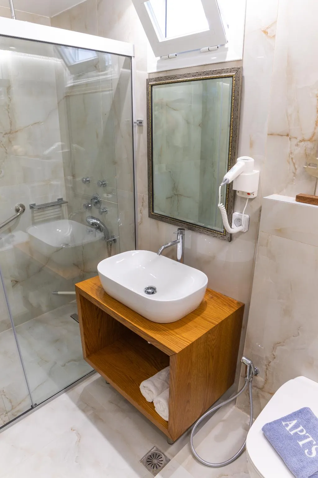 APARTMENT CAPACITY 3 Room, Camelot Royal Beds by Estia, Crete