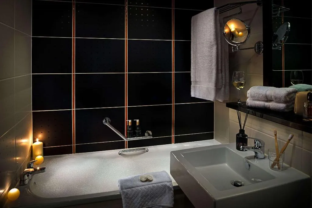 Room, Carlton Hotel Blanchardstown, Dublin