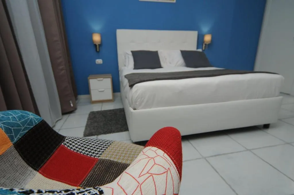 Room, La Casa Di Giorgio, Naples