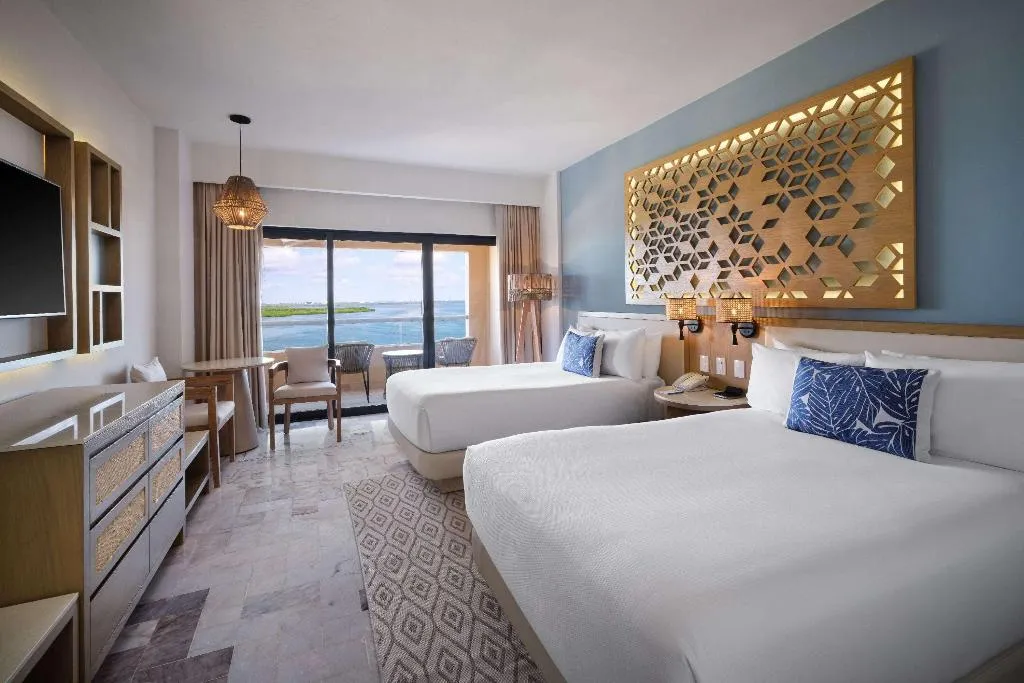 QUADRUPLE NON SMOKING Room, Wyndham Grand Cancun All Inclusive Resort & Villas, Cancun Area