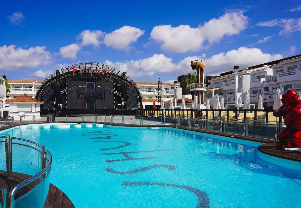 Sports and Entertainment, Ushuaia Ibiza Beach Hotel – Adults Only, Ibiza