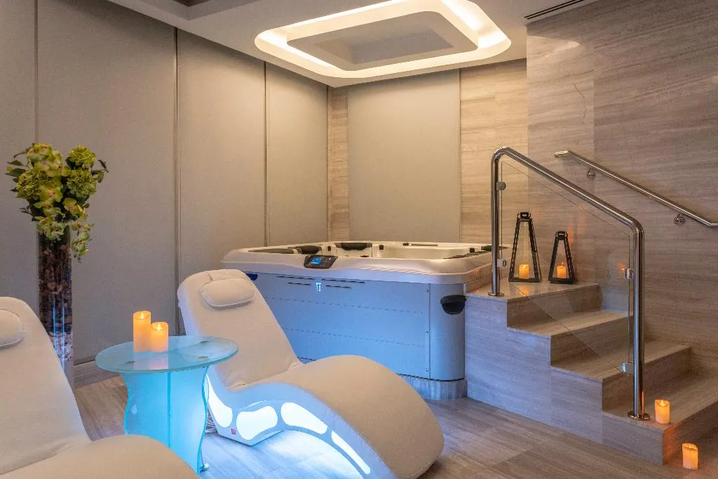 Sports and Entertainment, Renaissance Business Bay Hotel, Dubai, Dubai