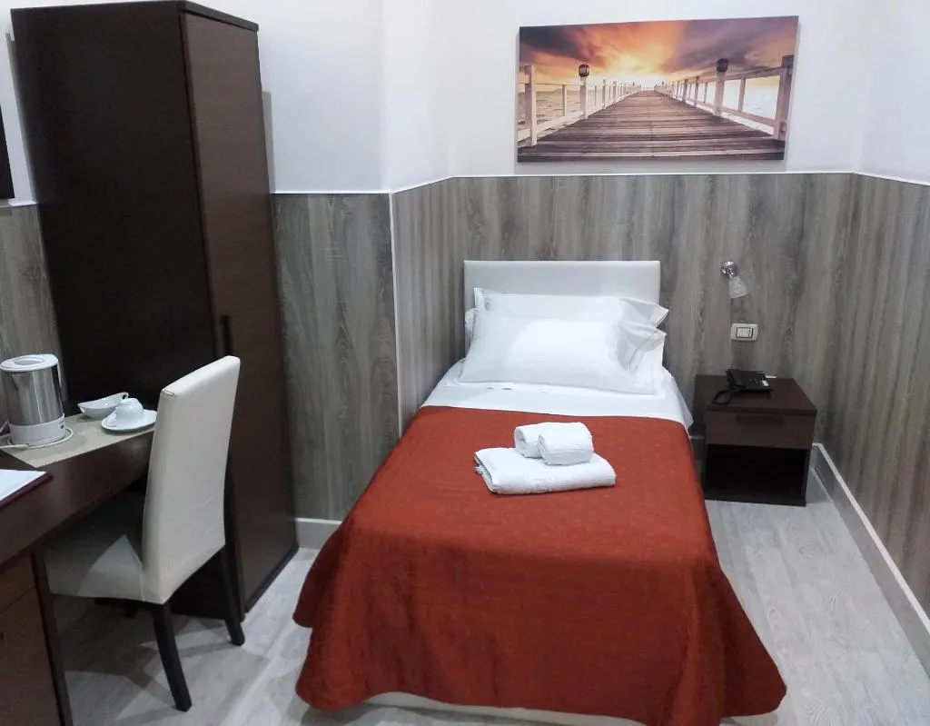 SINGLE STANDARD Room, Tonic, Palermo