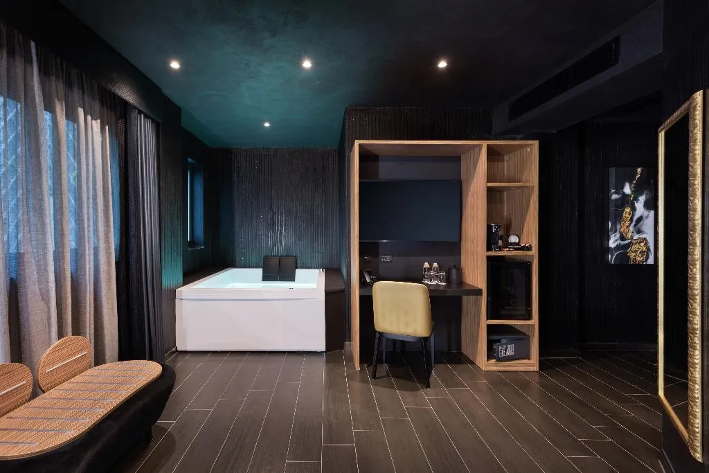 SUITE WITH JACUZZI Room, H Hotel & SPA - Adults Only, Malta