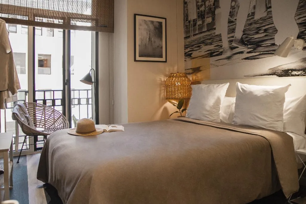 DOUBLE SUPERIOR WITH BALCONY Room, Room Select Tetuán, Seville