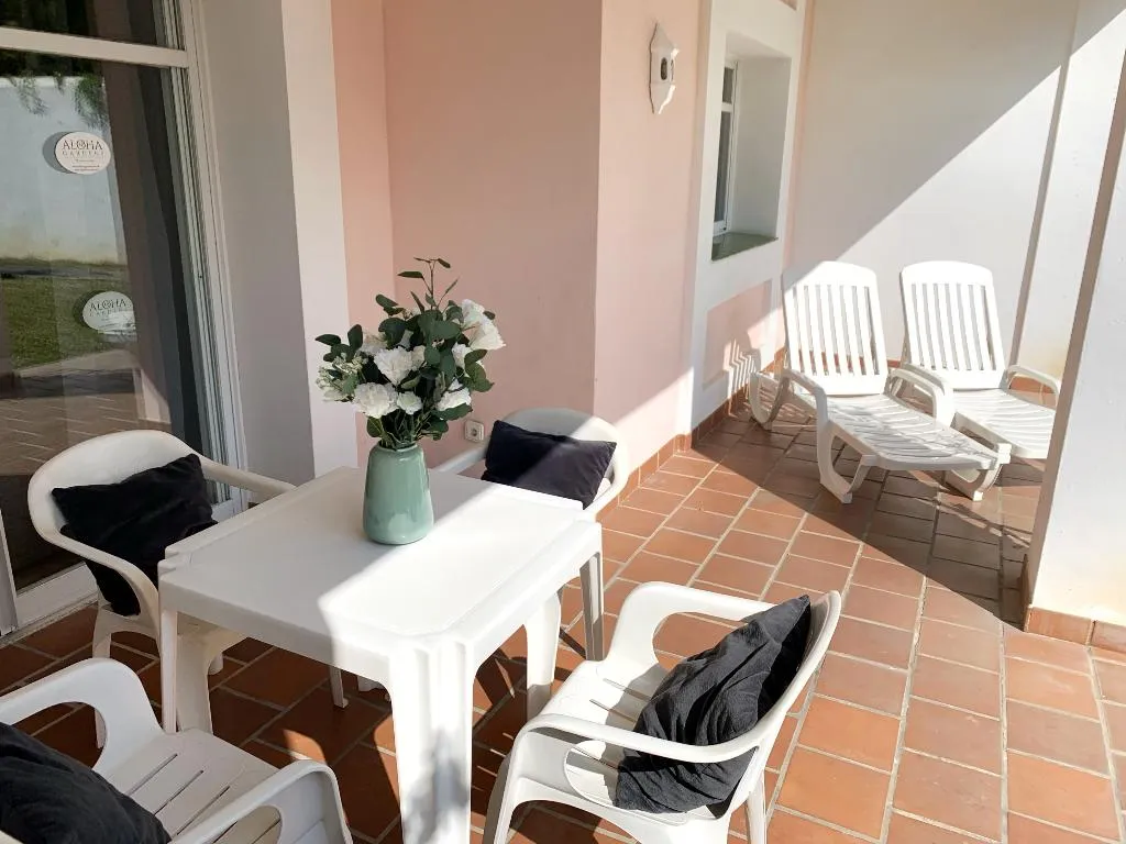 APARTMENT CAPACITY 3 TWO BEDROOMS Room, Aloha Gardens, Costa Del Sol