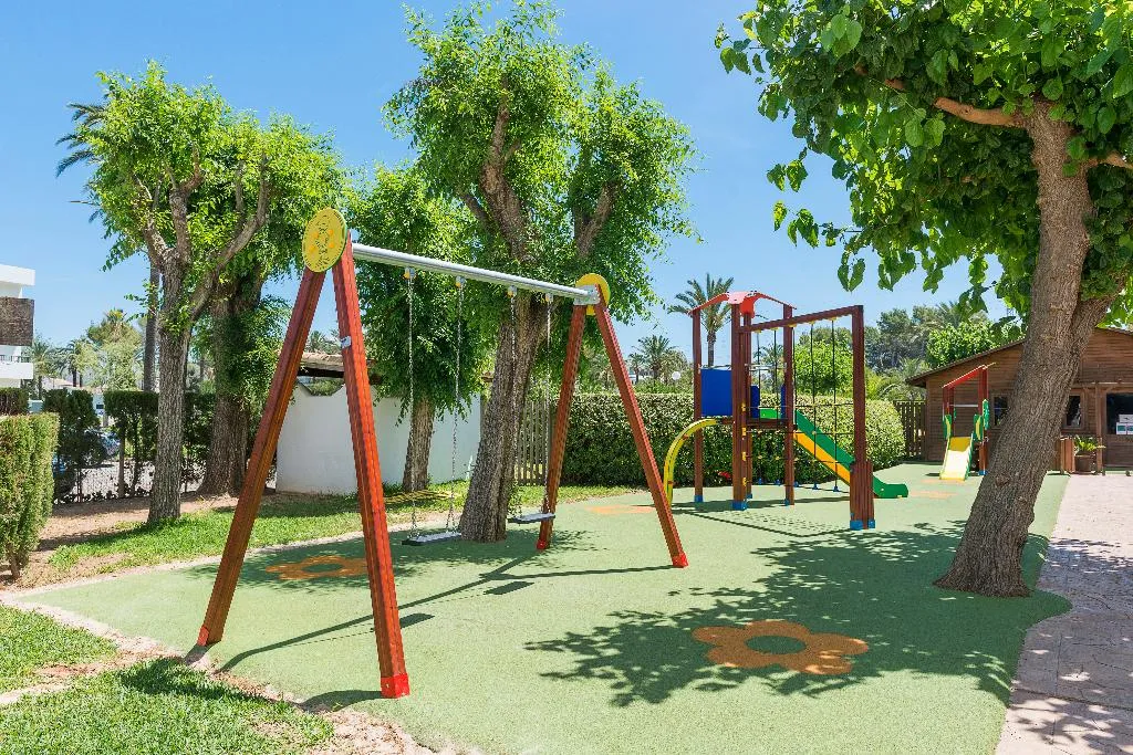 Sports and Entertainment, Apartamentos Siesta I, Majorca