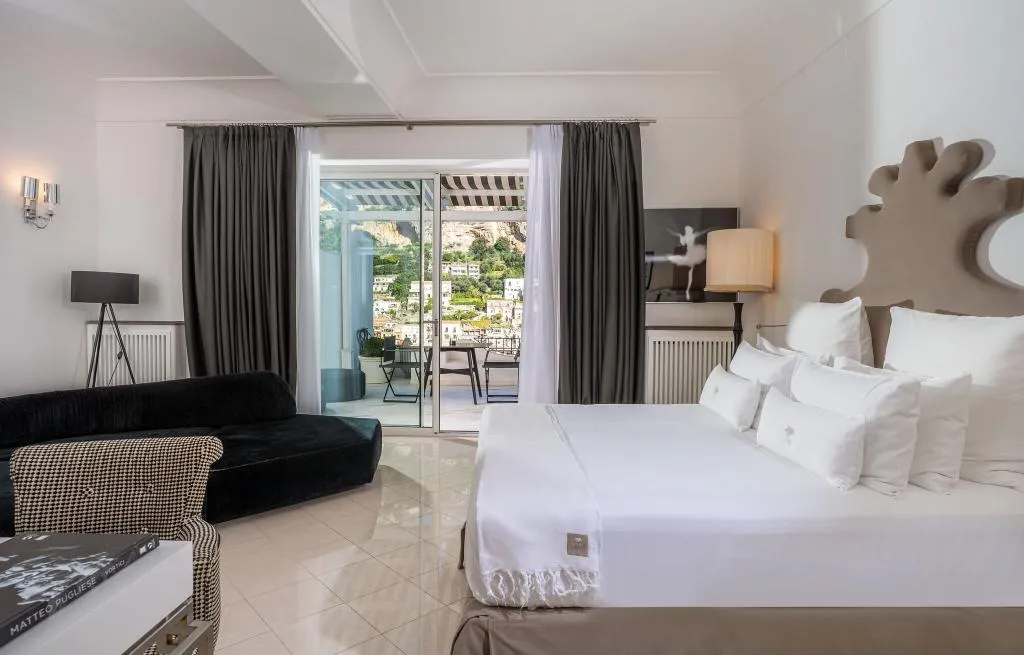 SUITE KING SIZE BED Room, Villa Franca, Naples