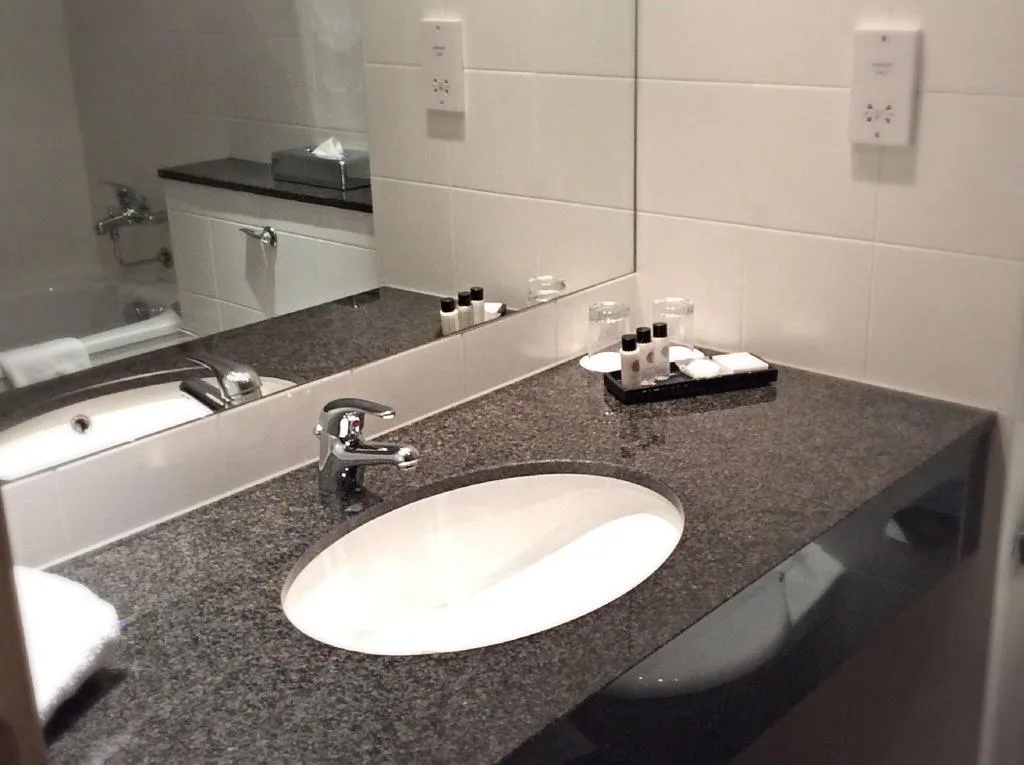TRIPLE TWO BEDS Room, Clayton Hotel Liffey Valley, Dublin