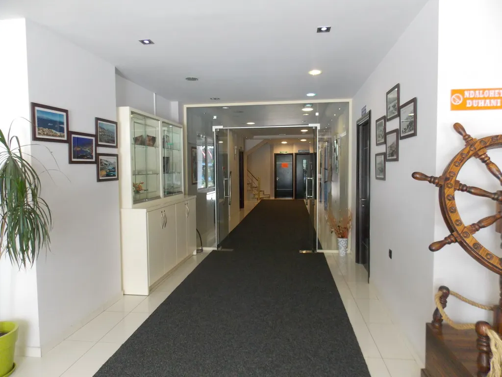 Lobby, Mediterrane, Southern Albania