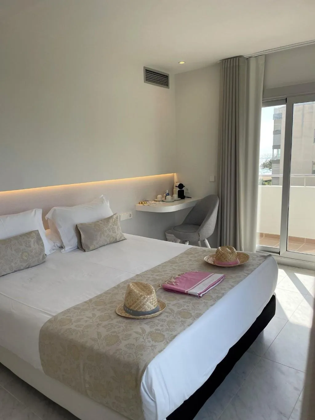 FAMILY ROOM COMFORT SEA VIEW Room, Aromar, Costa Brava