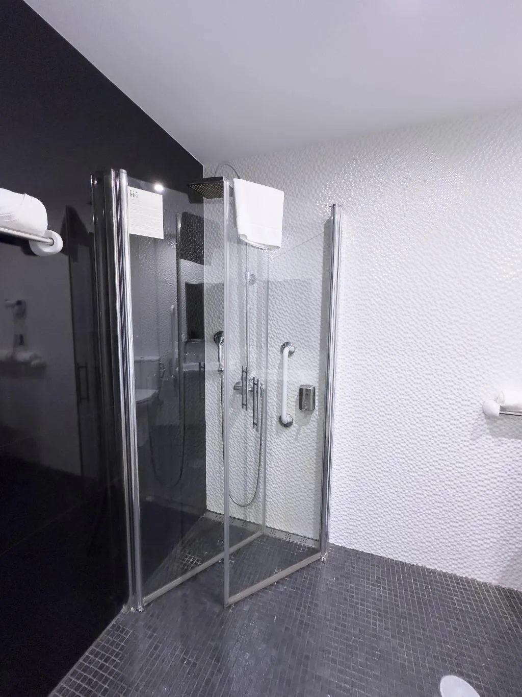 TRIPLE STANDARD Room, Avenida de España, Madrid