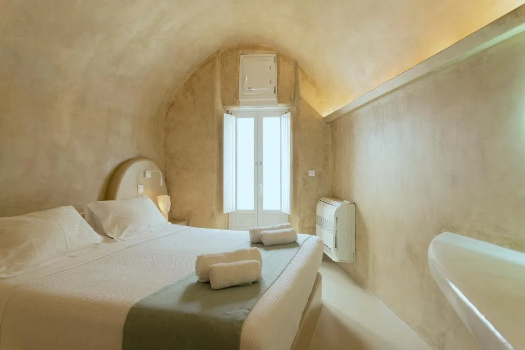 Room, Oia Mansion, Santorini