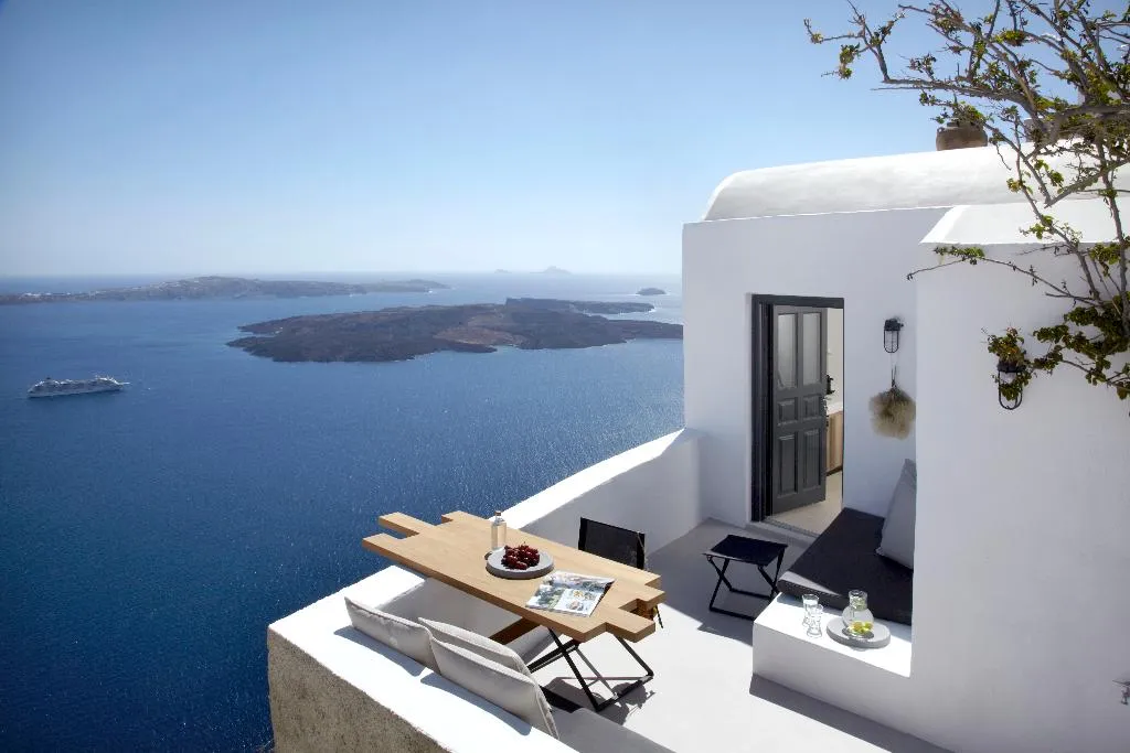 STUDIO CAPACITY 2 Room, Honeymoon Petra Villas, Santorini