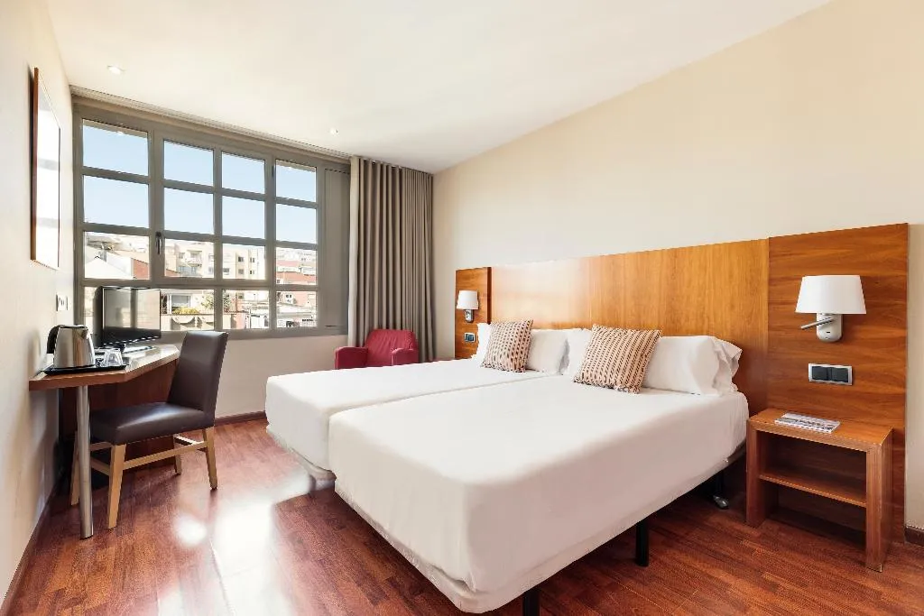 Double or Twin CAPACITY 1 ONE BEDROOM Room, Best Aranea, Barcelona