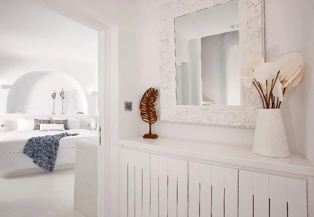 VILLA HONEYMOON Room, Infinity Suites & Dana Villas, Santorini