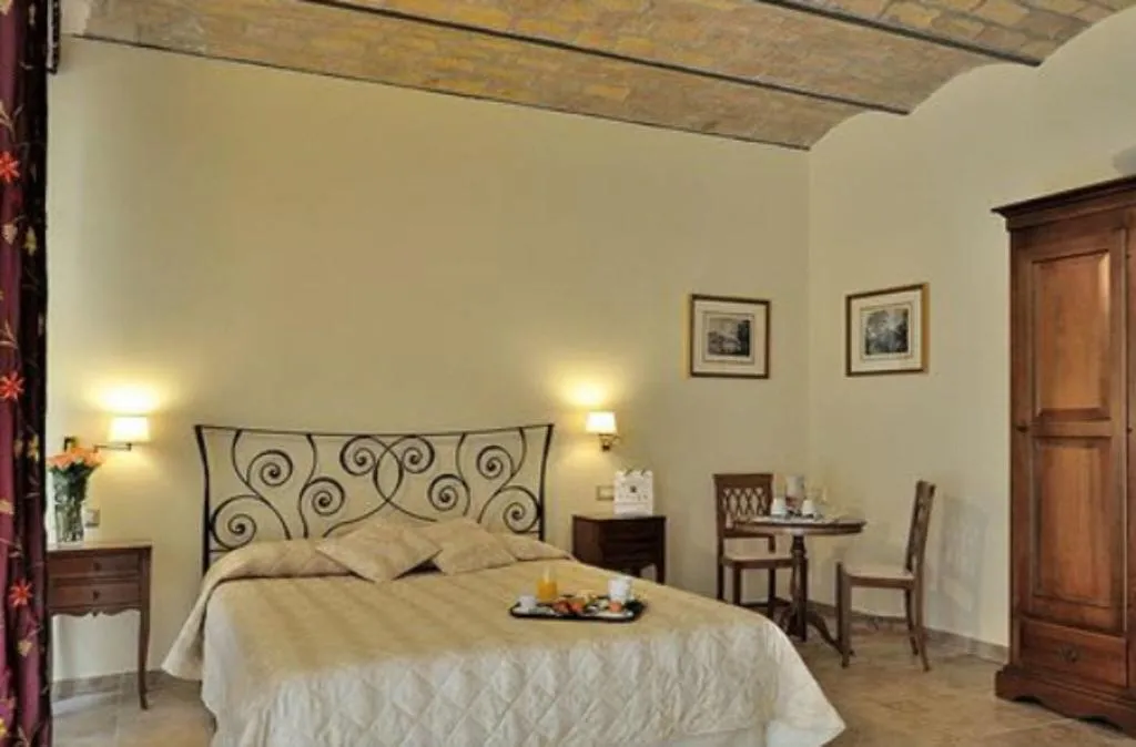 TRIPLE TWO BEDS Room, Hotel Le Clarisse Al Pantheon, Rome
