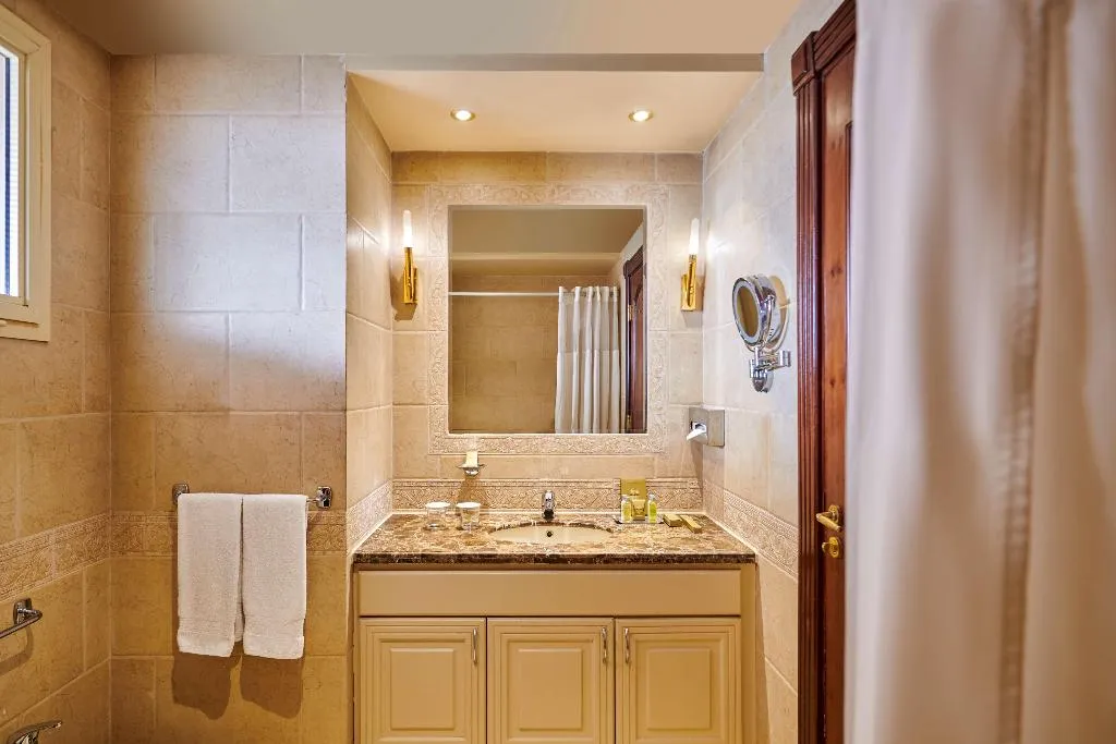 SUITE Presidential Room, Hilton Zamalek Residence Cairo, Cairo