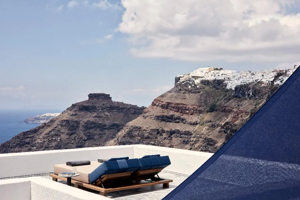 SUITE CAPACITY 3 Room, Homeric Poems, Santorini