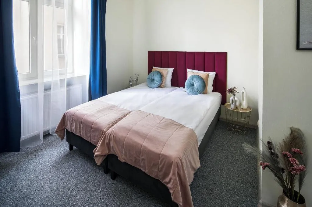 Room, The Royal Path Aparthotel, Krakow