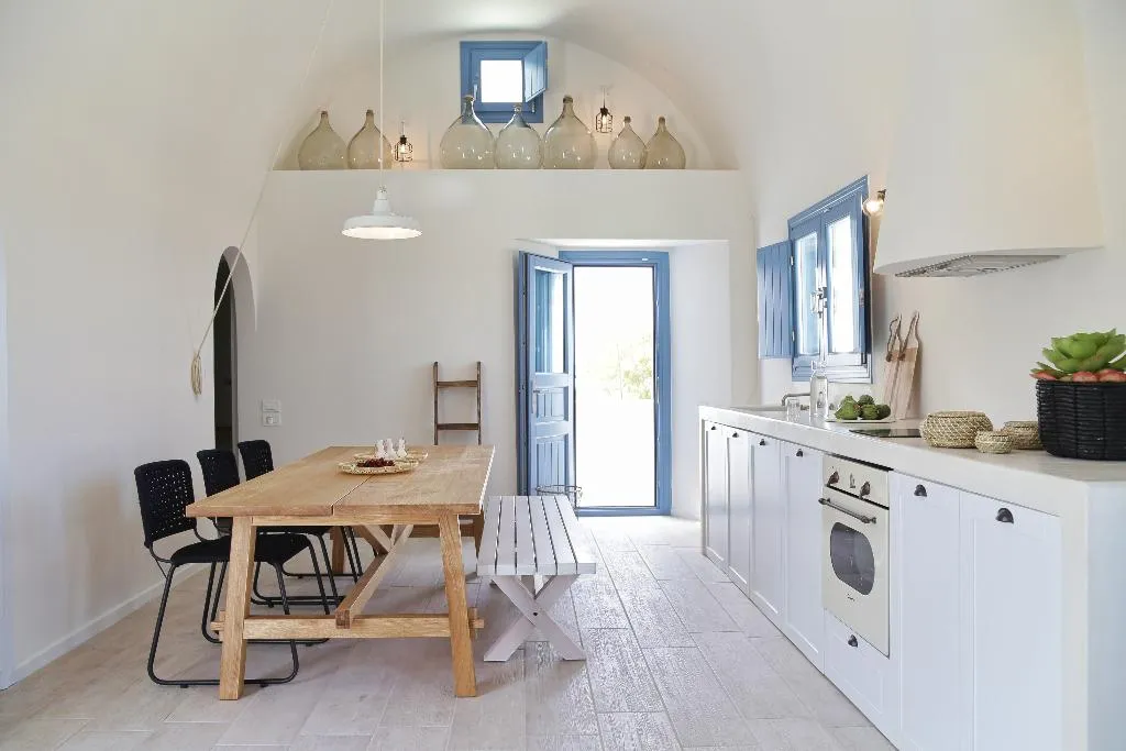 VILLA WITH PRIVATE POOL Room, Vino Houses, Santorini