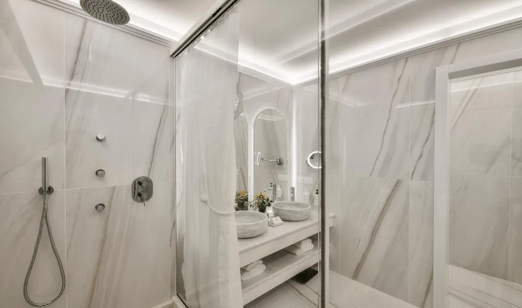 SUITE THREE BEDROOMS WITH PRIVATE POOL Room, Saint John Hotel Villas & Spa, Mykonos
