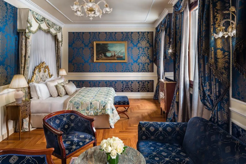 JUNIOR SUITE CLASSIC Room, Baglioni Hotel Luna, Venice