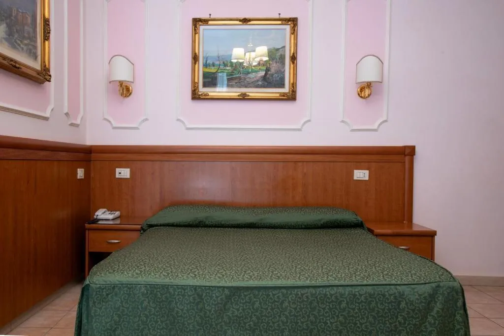 DOUBLE STANDARD Room, Philia, Rome