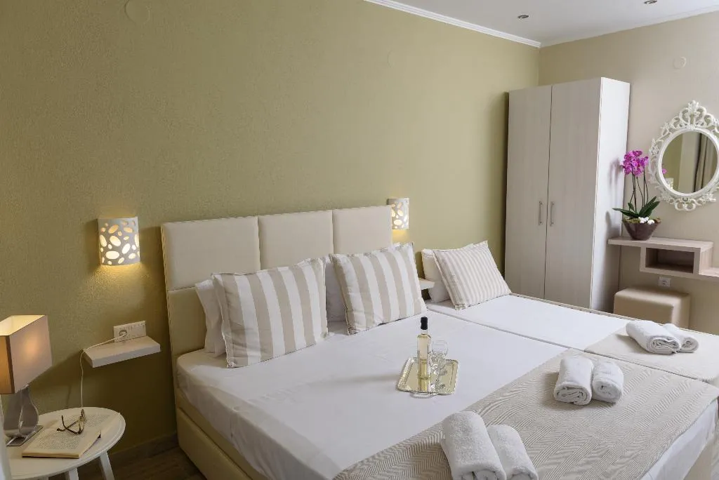 STUDIO DELUXE Room, Ammos Beach & Studios, Thessaloniki