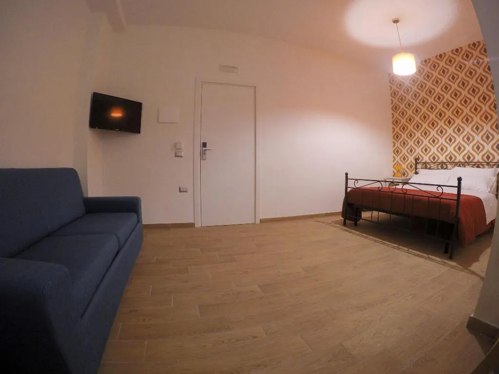Room, 1970 Rooms, Naples