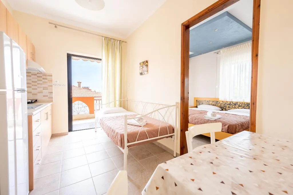 TRIPLE STANDARD Room, Milonas House Apartments, Halkidiki