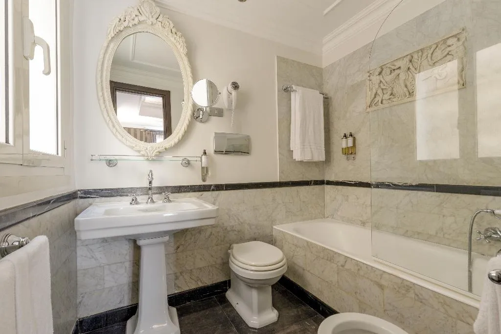 TRIPLE DELUXE Room, Royal Court, Rome