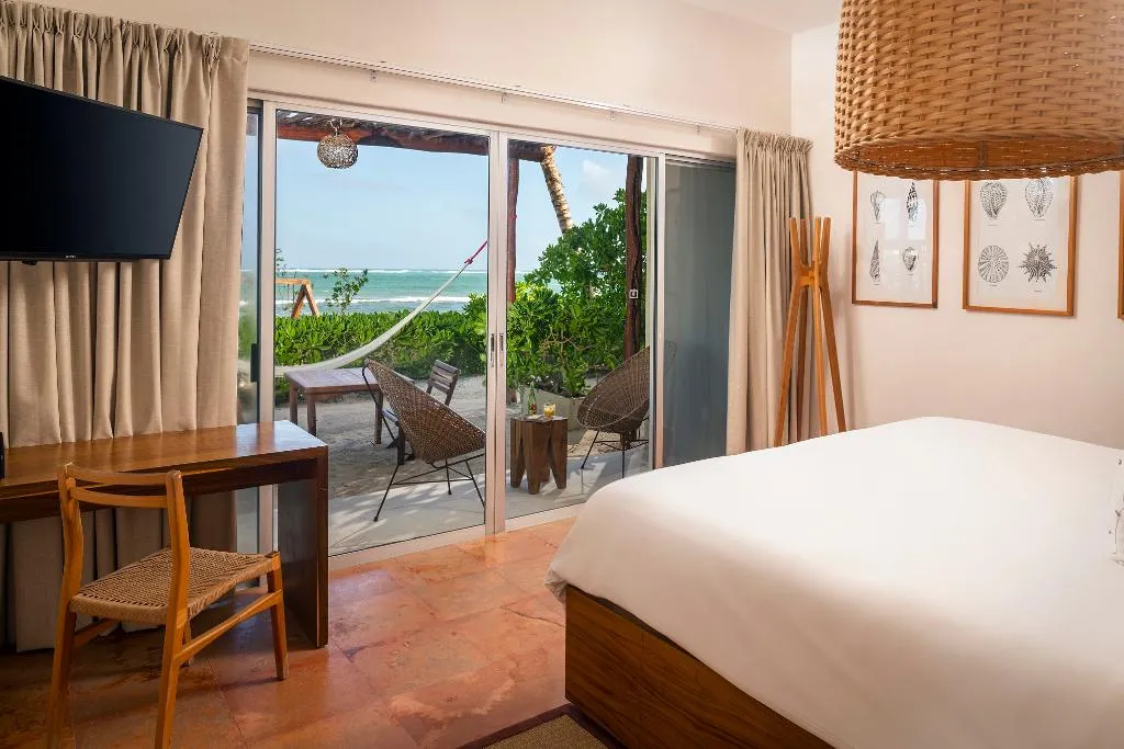 Room DELUXE BEACH FRONT Room, Mereva Tulum, Cancun Area