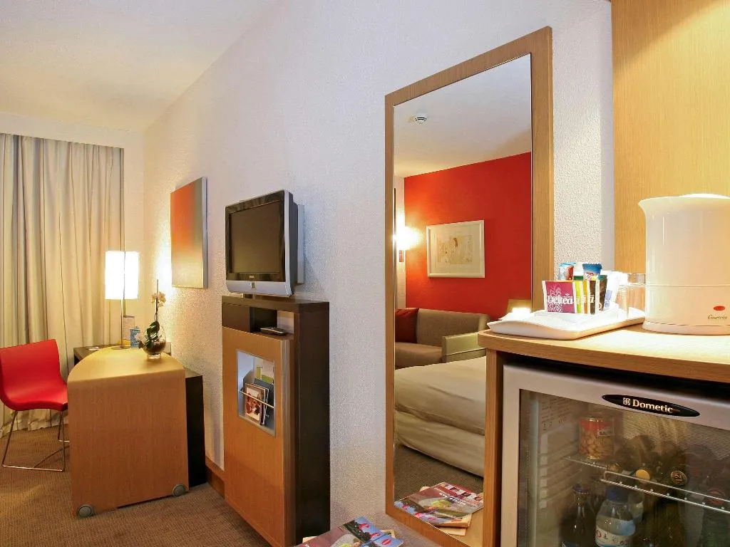 DOUBLE QUEEN SIZE BED Room, Novotel Porto Gaia, Porto