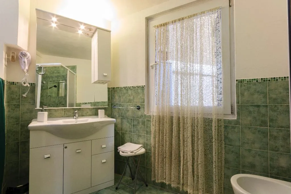 STUDIO STANDARD Room, Guest House Ventisei Scalini A Trastevere, Rome