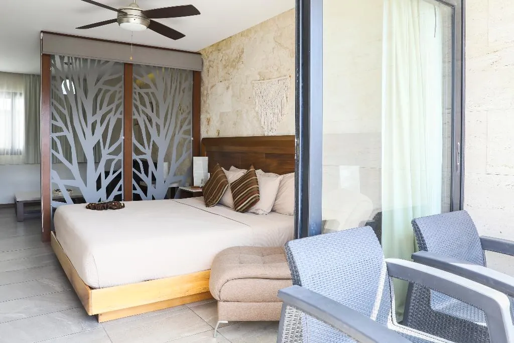 SUITE DELUXE WITH BALCONY Room, Grand Fifty Suites, Playa Del Carmen