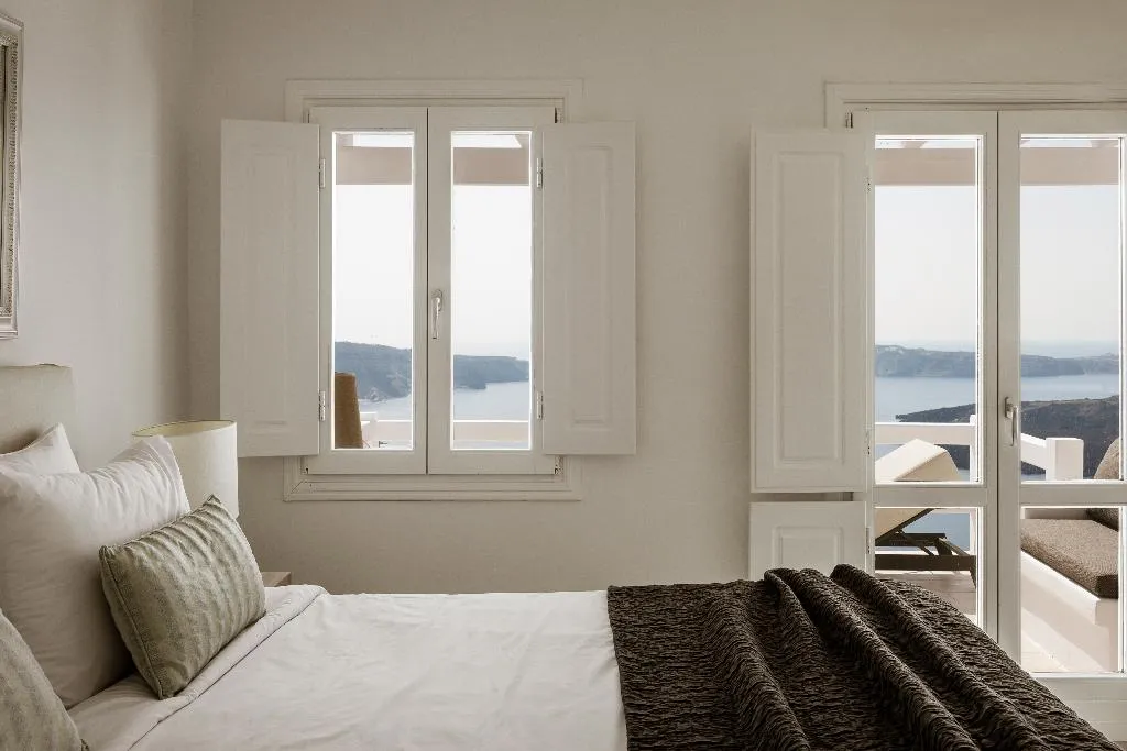 JUNIOR SUITE STANDARD Room, Aqua Luxury Suites, Santorini