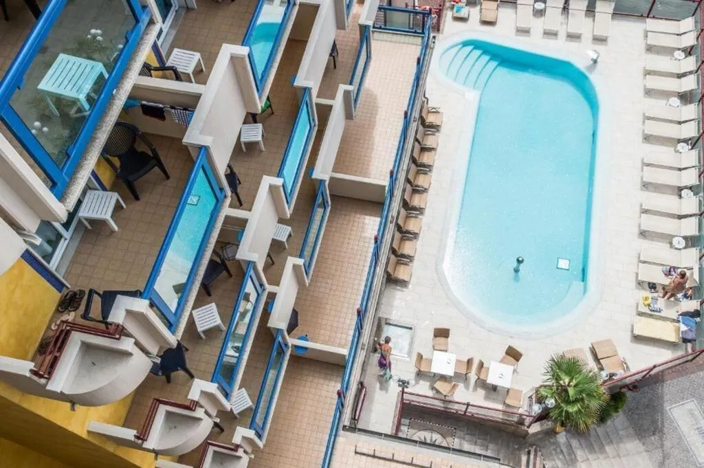 Pool, Brioni Mare, Venice