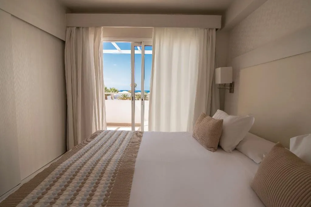 SUITE CAPACITY 4 Room, Aequora Lanzarote, Lanzarote