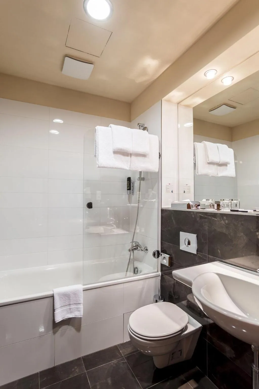 APARTMENT KING SIZE BED Room, Majestic Plaza Hotel Prague, Prague