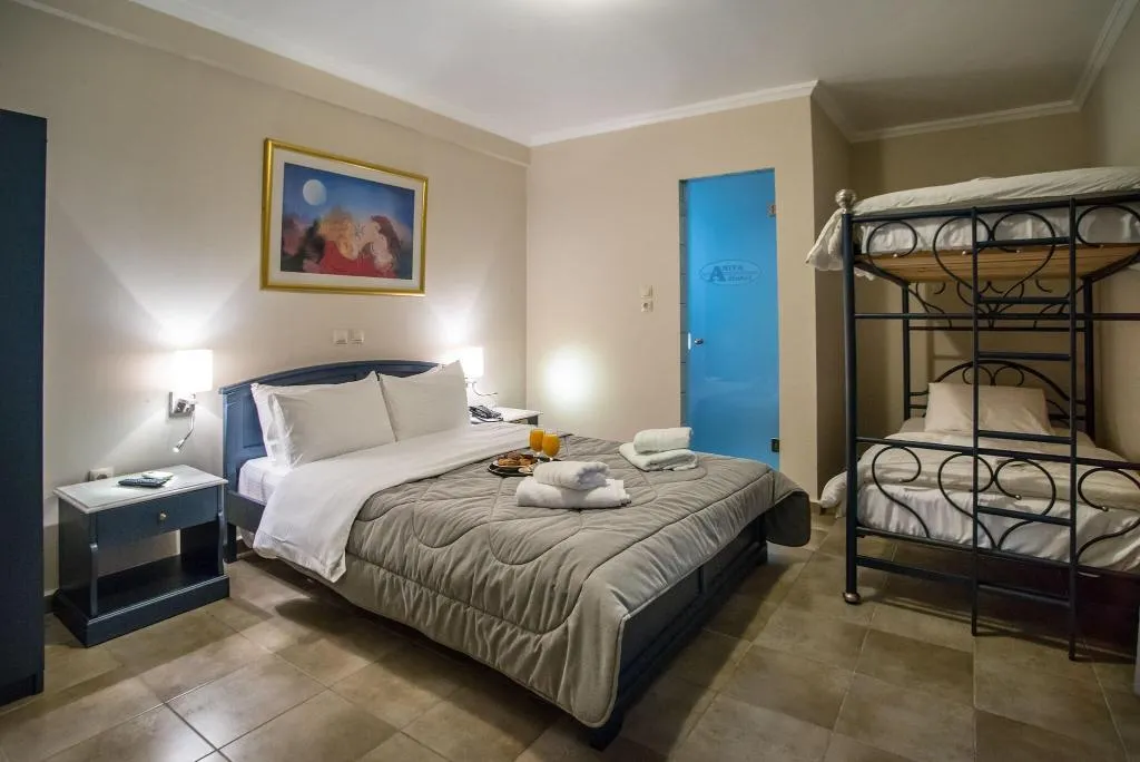 FAMILY ROOM TWO DOUBLE BEDS Room, Anita, Athens