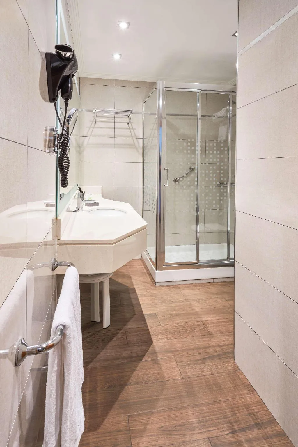Room, Cason del Tormes, Madrid