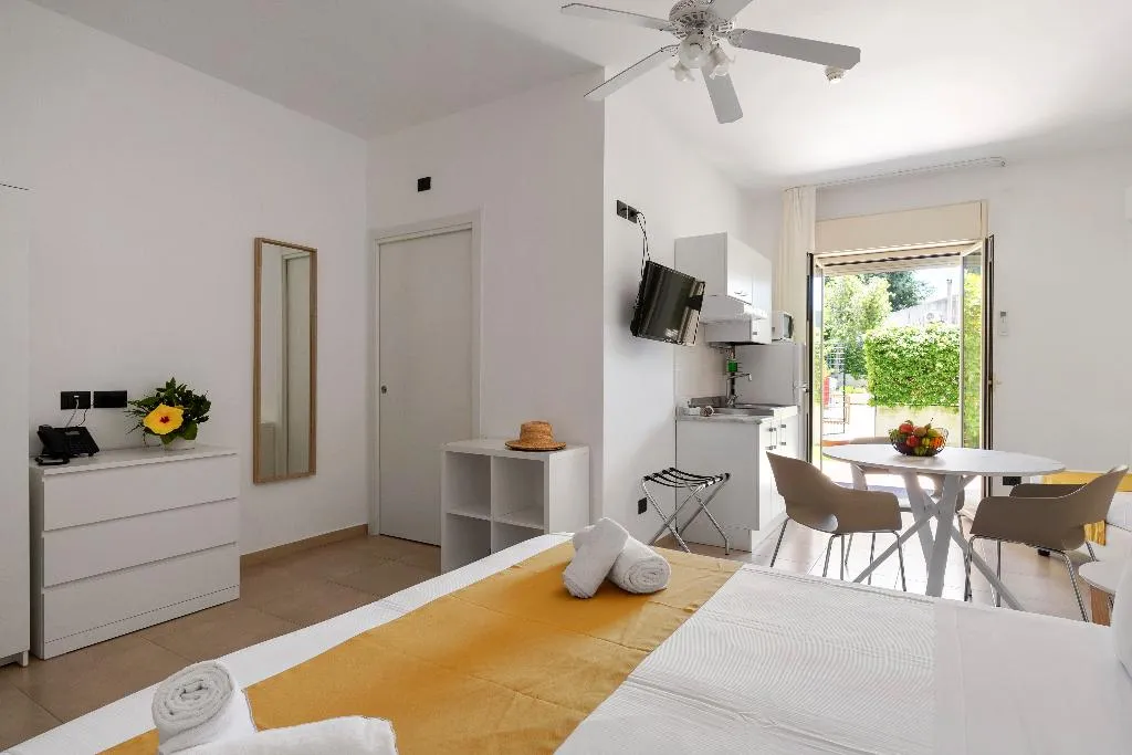 TRIPLE CAPACITY 2 Room, Villa Collina, Taormina