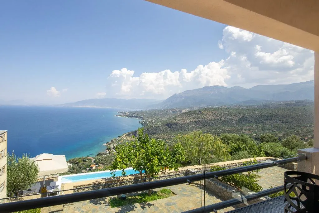 VILLA WITH PRIVATE POOL Room, Searocks Exclusive Village, Kalamata