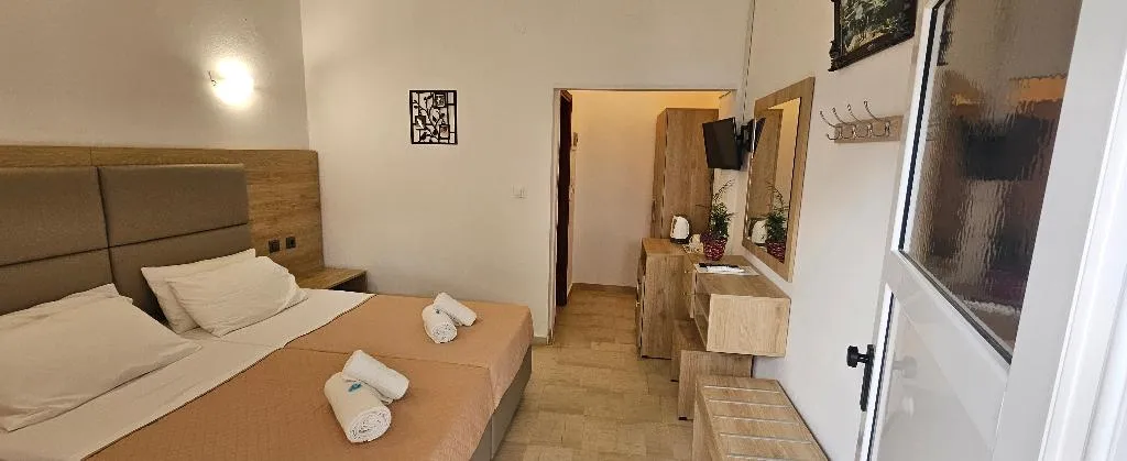 Double or Twin STANDARD Room, Pension Nychterida, Corfu