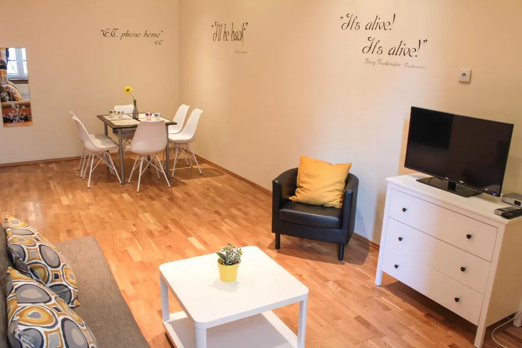 APARTMENT CAPACITY 4 TWO BEDROOMS Room, Old Town Apartments Slawkowska, Krakow