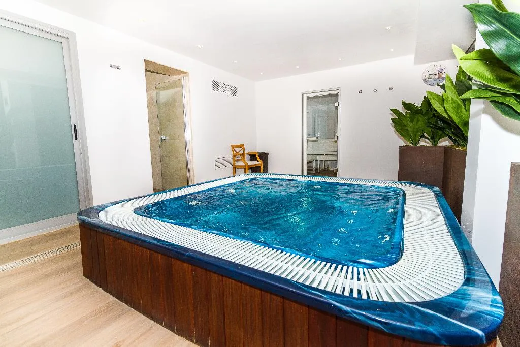 Sports and Entertainment, Eix Alcudia Hotel +18, Majorca