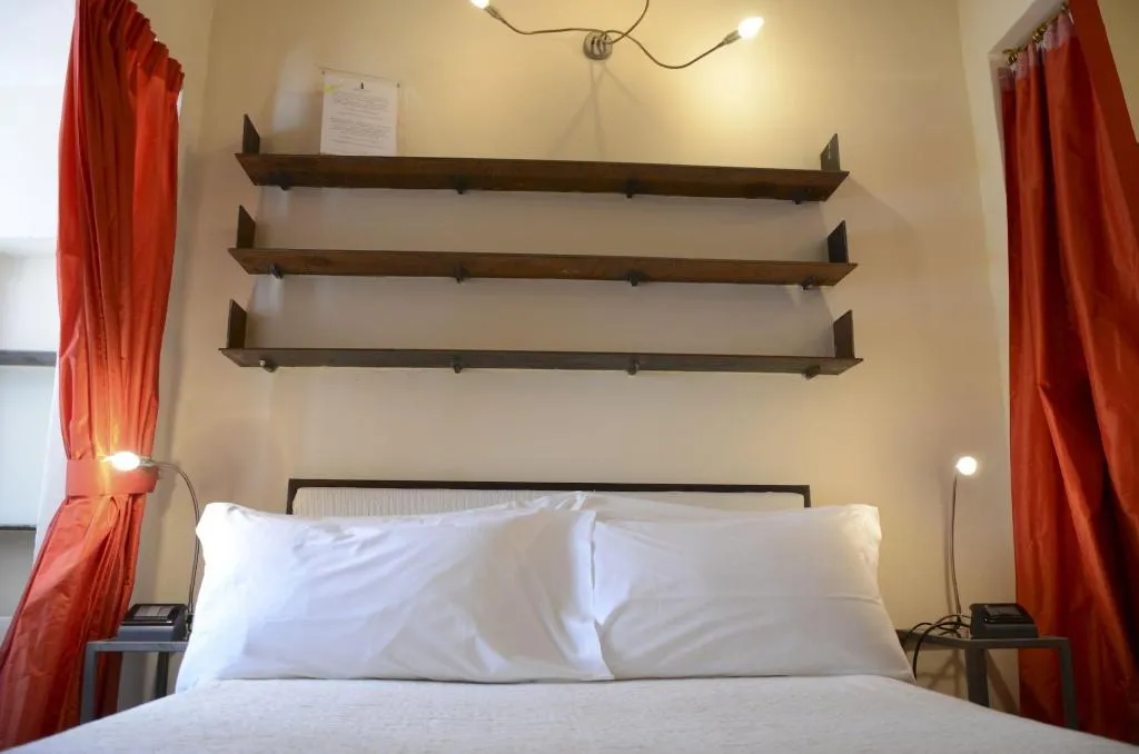 Room, Residenza Torre Colonna, Rome
