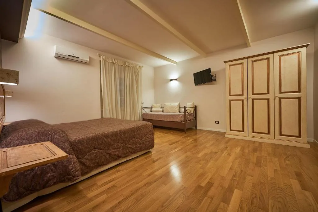 Room, B&B Le Stanze Del Duomo, Florence